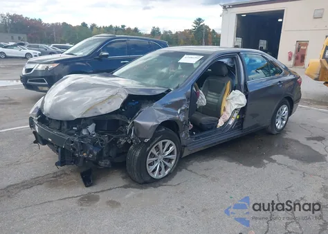 2015 Toyota Camry Le z USA, uszkodzony, nr VIN 4T1BF1FK7FU905323